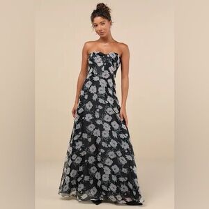Lulu's Black Floral Strapless Dress
